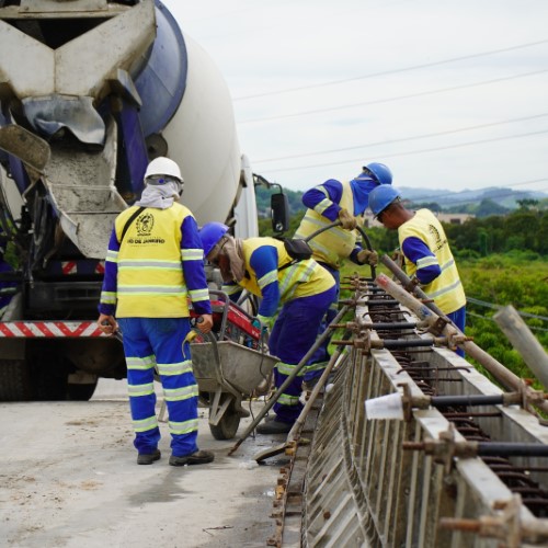 Construção de alça do viaduto Heitor Leite Franco entra na reta final em Volta Redonda